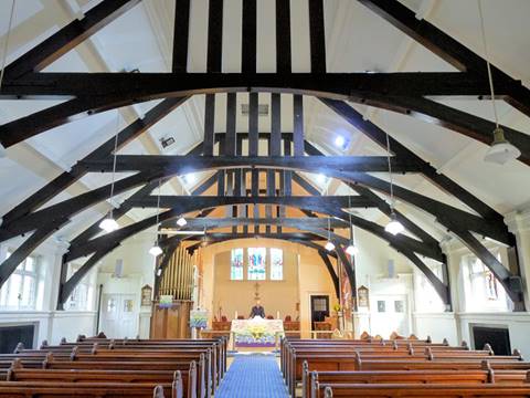 http://churches-uk-ireland.org/images/manc/oldham/barnabas_int.jpg