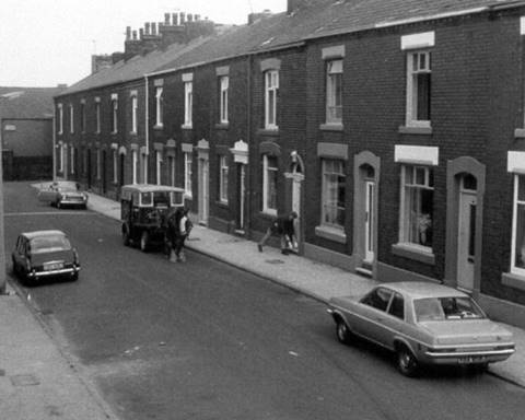 Description: Description: Description: http://upload.wikimedia.org/wikipedia/commons/thumb/2/25/Ryeburne_Street%2C_Oldham_-_geograph.org.uk_-_354443.jpg/639px-Ryeburne_Street%2C_Oldham_-_geograph.org.uk_-_354443.jpg